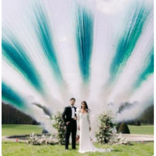Feu d'artifice de jour tir arc en ciel mariage
