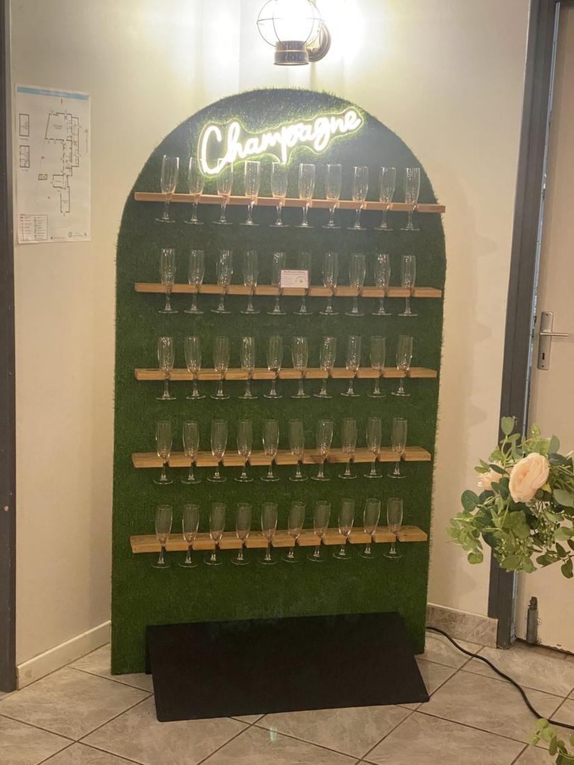 MUR A CHAMPAGNE