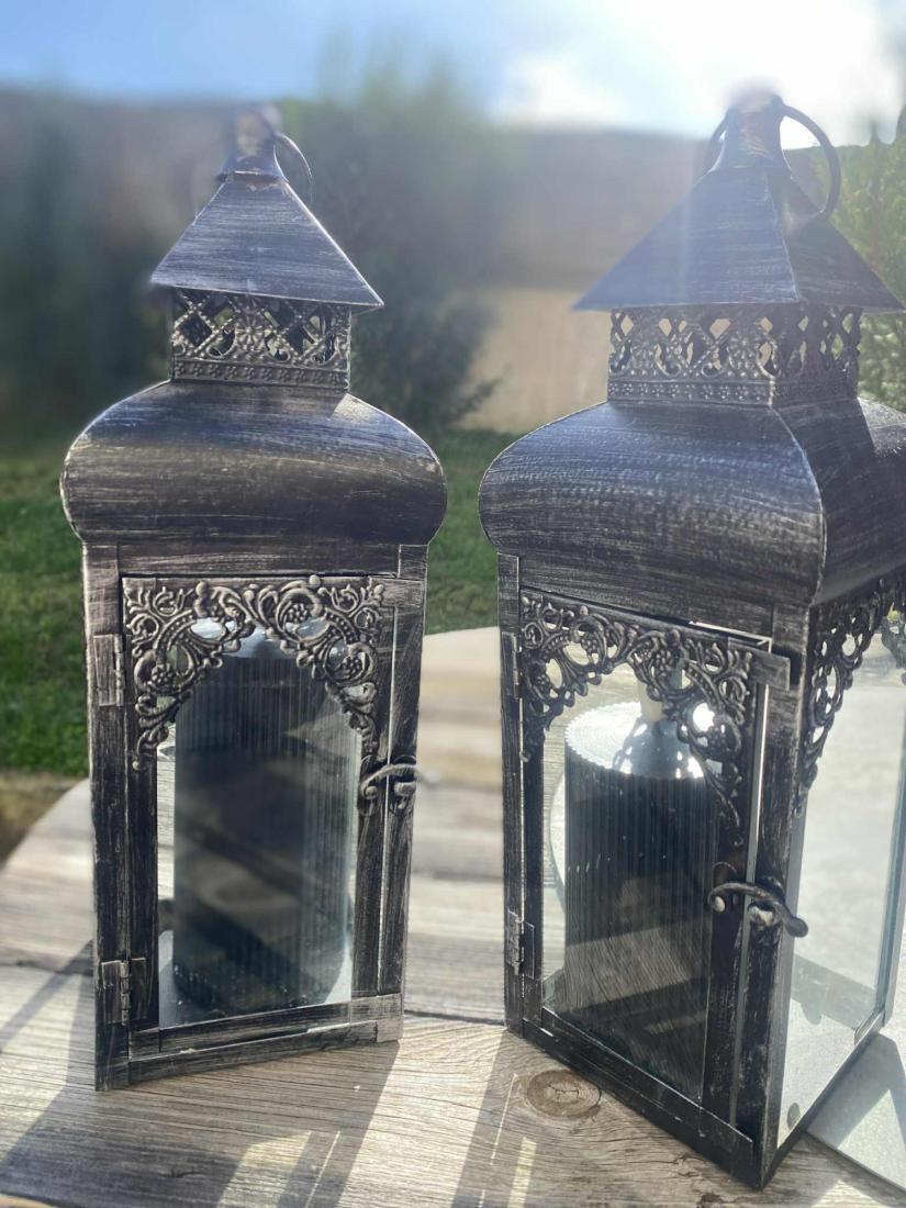 MAGNIFIQUE LANTERNE NOIRE AVEC UNE GROSSE BOUGIE A LED