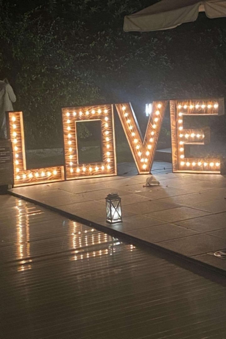 Location lettres LOVE lumineuses